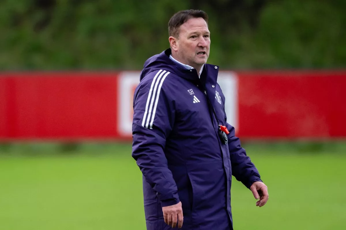 Steve Holland – Trợ lý số một đứng sau thành công của Carrick tại MU