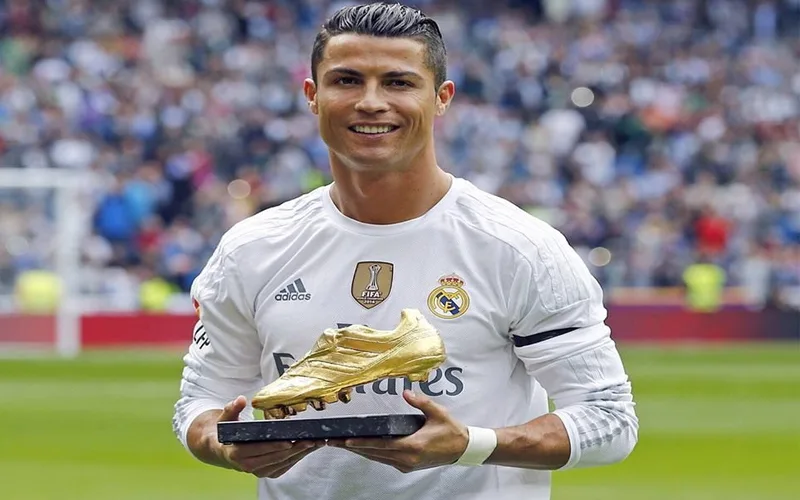 ronaldo-sinh-nam-bao-nhieu
